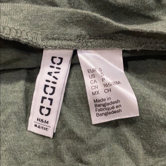 🌵3/$20• H&M Army Green Basic Comfy Tee Shirt - Picture 3 of 3